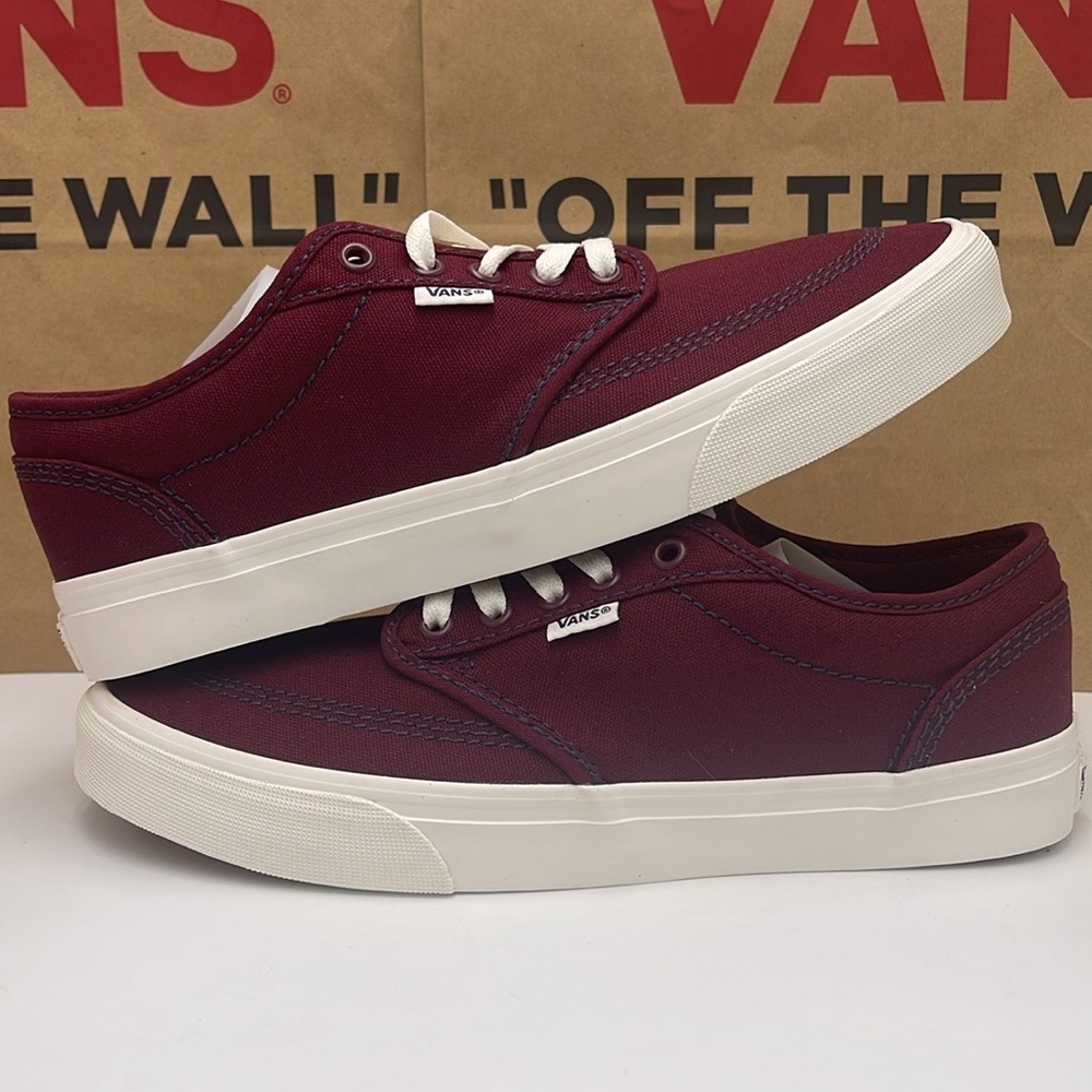 Vans WMNS Burgundy Canvas Sneakers Atwood
Outdoor Port Rovale
VN000CX84QU - Picture 15 of 16